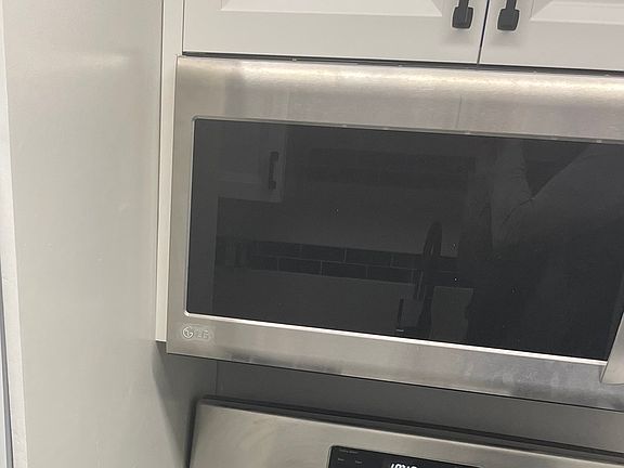 3rd image of 3319 Pleasant Ave APT 207