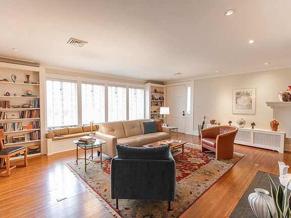 2nd image of 34 N Princeton Cir