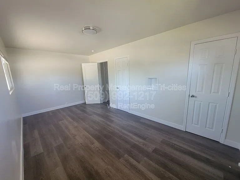 1101 W Margaret St #H — Photo 5