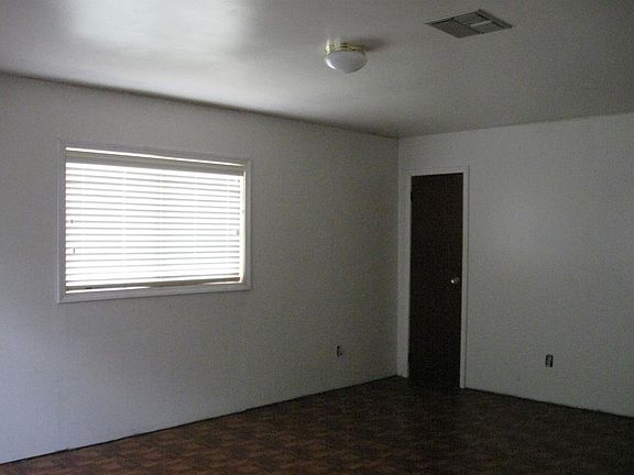 3rd image of 505 Orchid Dr