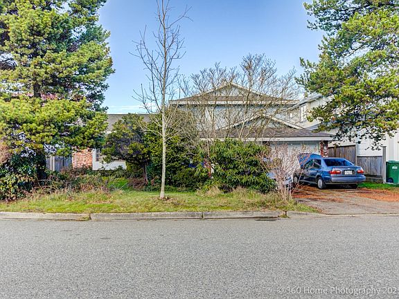 5th image of 4391 Deerfield Cres