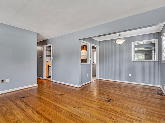 4th image of 229 Hurst Ave NE