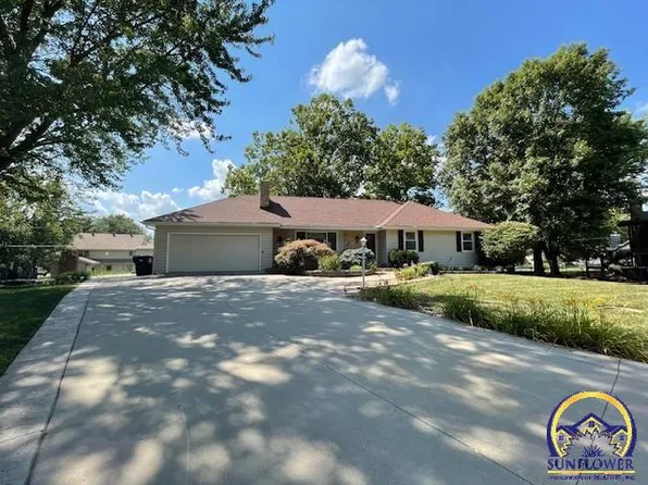 3411 SE Arbor Ct, Topeka, KS 66605