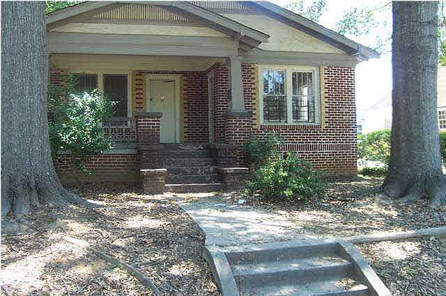 2nd image of 218 W Wacaster St