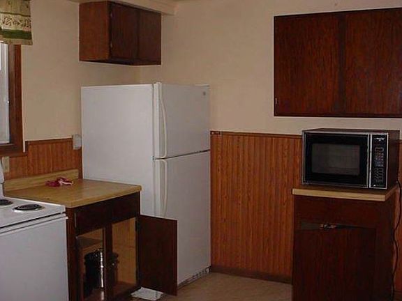 3rd image of 2581 1st Ave E