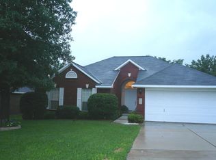 1003 Clear Lake Ln, Leander, TX 78641