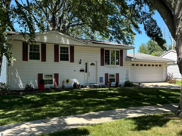 1501 North Dr, Mount Pleasant, MI 48858