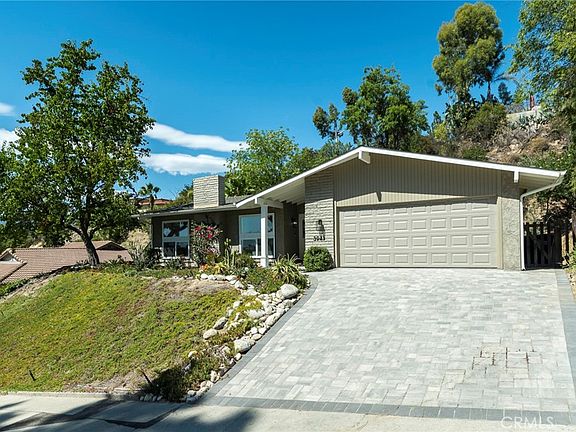 3rd image of 3941 Karen Lynn Dr