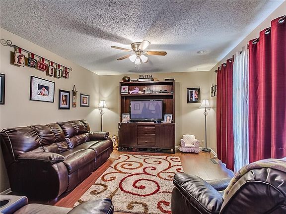 4th image of 1104 N Krest Dr