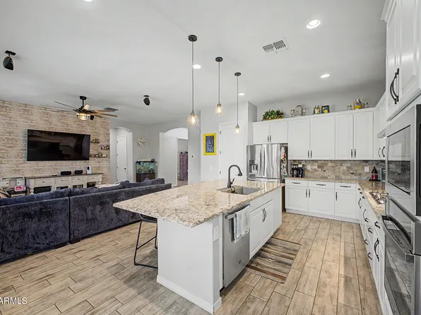 41814 N KAMALA TREE Street, San Tan Valley, AZ 85140