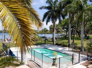 1440 Riverside Dr, Tarpon Springs, FL 34689