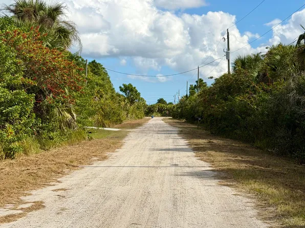 886 Robin Street SW, Palm Bay, FL 32908