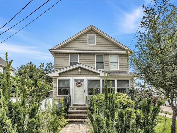 220 Central Avenue, Lynbrook, NY 11563