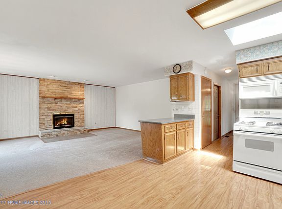 4th image of 6421 W 89th Pl