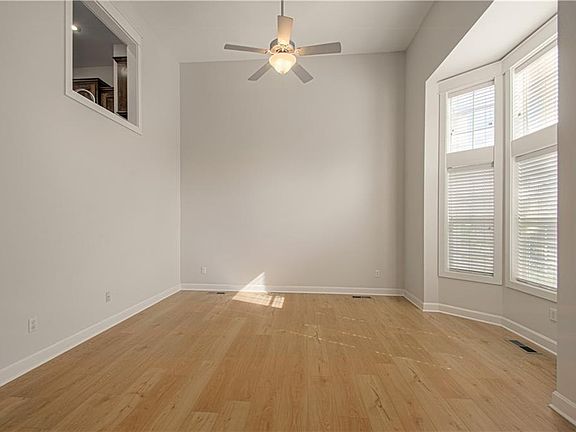 3rd image of 2908 Erie Park