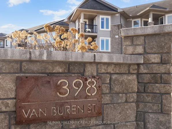 398 Van Buren St #305, North Grenville, ON K0G 1J0