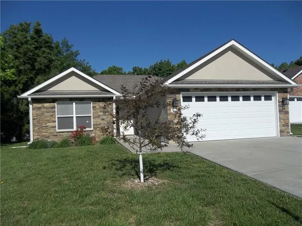 805 Christopher Dr, Pleasant Hill, MO 64080