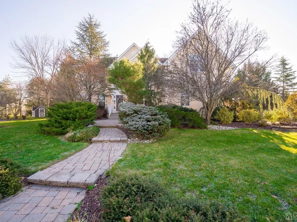 3 Cottonwood Ct, Plainsboro, NJ 08536