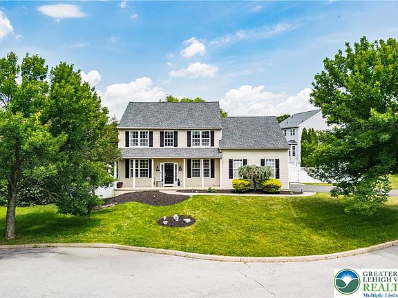 2nd image of 2535 Clark Pl