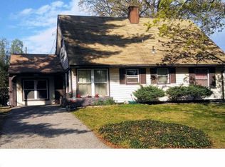 9 Bolton Ln, Willingboro, NJ 08046