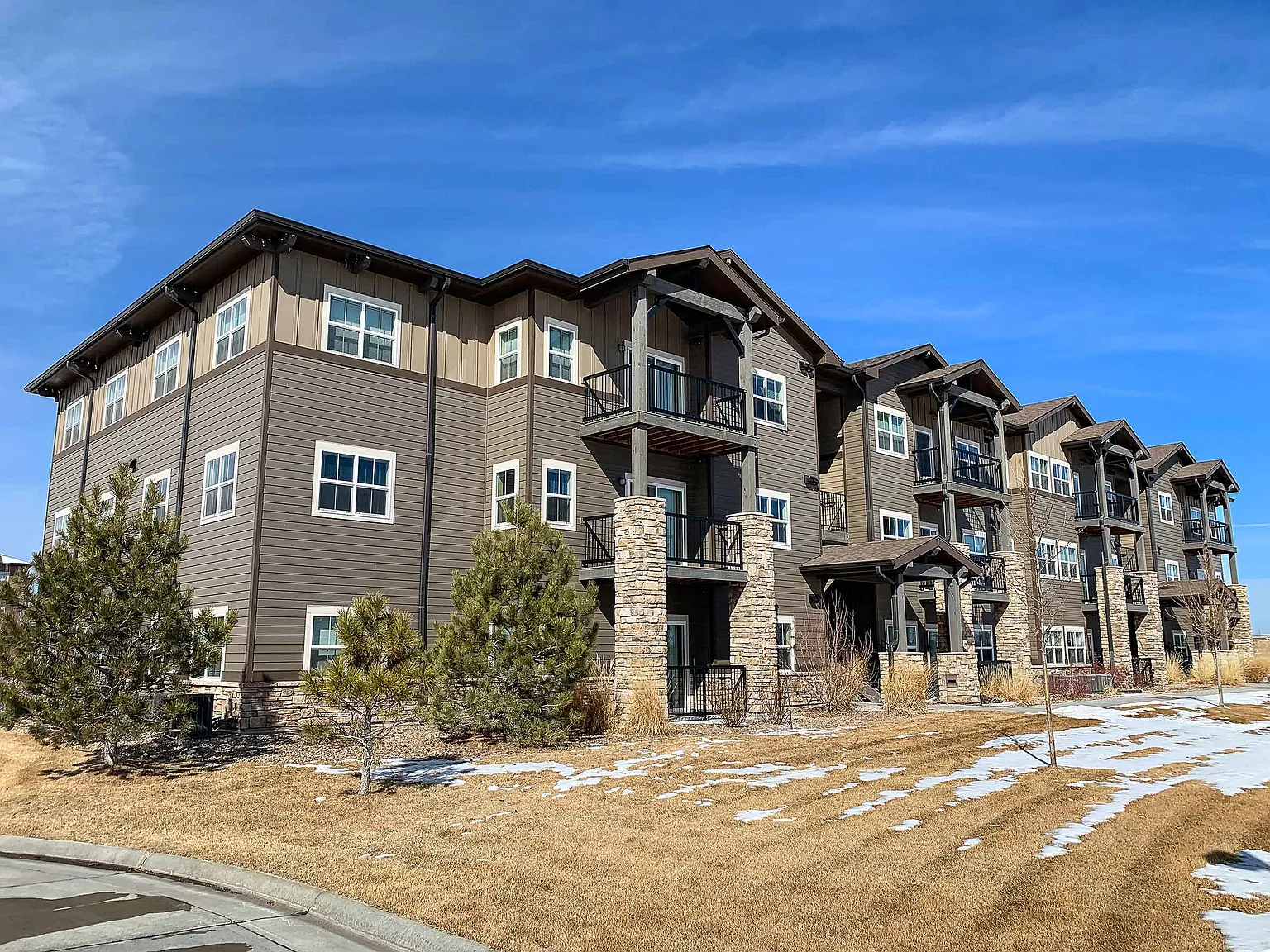 Lodgepole Creek Apartments — Photo 1
