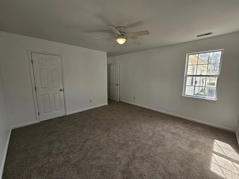 404 Chaps Ct — Photo 16