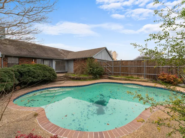 1035 Granite Ln, Desoto, TX 75115