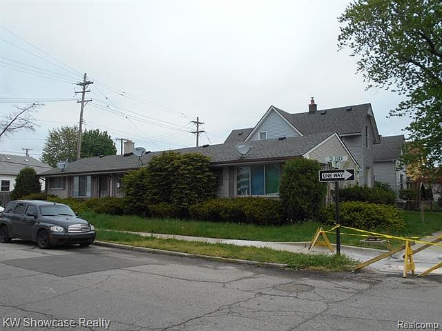 1st image of 266 Ford Ave