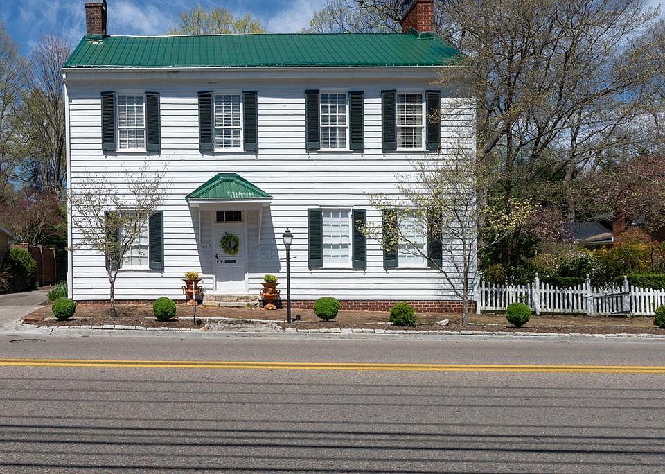 1st image of 239 E Valley St