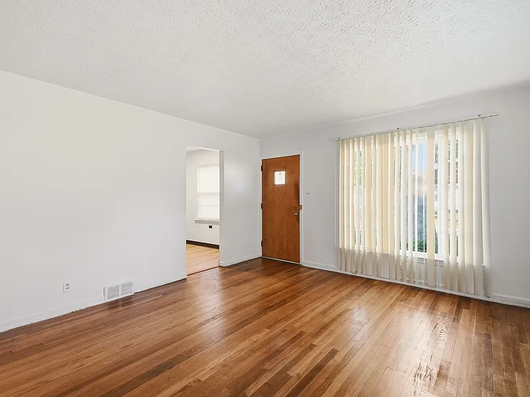 1037 Hardesty Blvd — Photo 7
