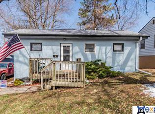 6932 Pinkney St, Omaha, NE 68104