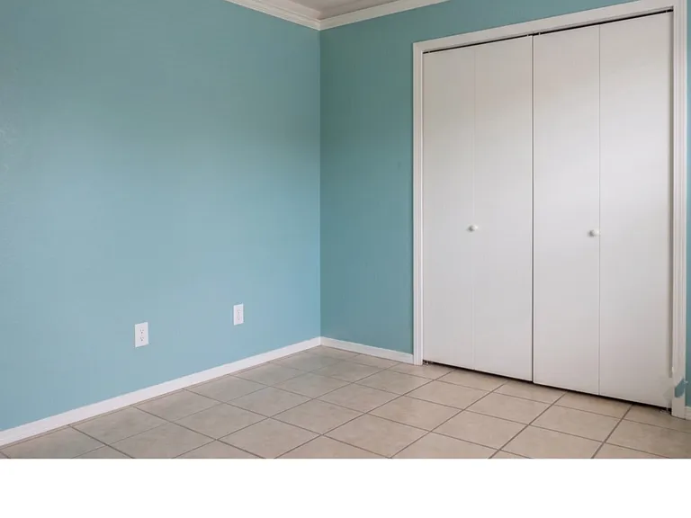 2404 Fieldstone Dr — Photo 9