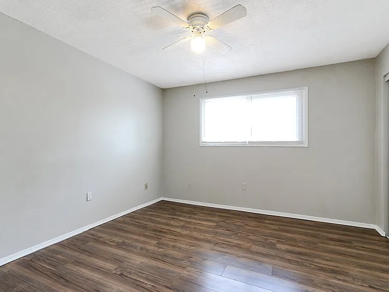 922 Lake Destiny Rd #E — Photo 8