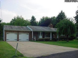 196 Greenridge Dr, Geneva, OH 44041