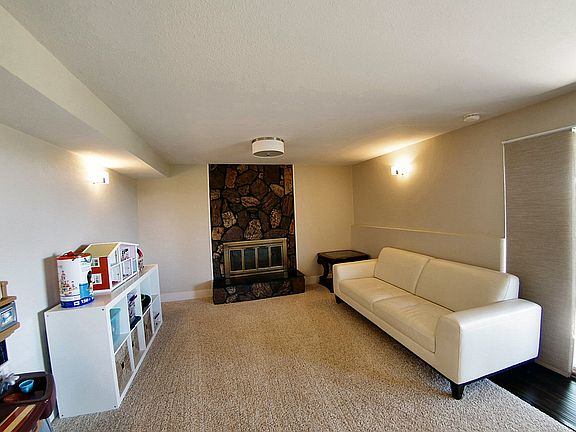 5th image of 1825 N Fruitland Dr