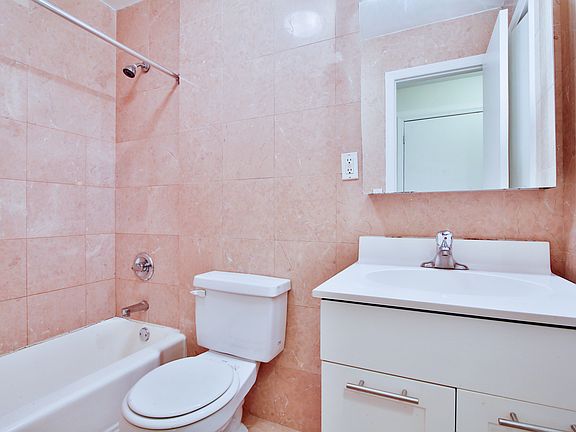 5th image of 236 E 36th St APT 2B