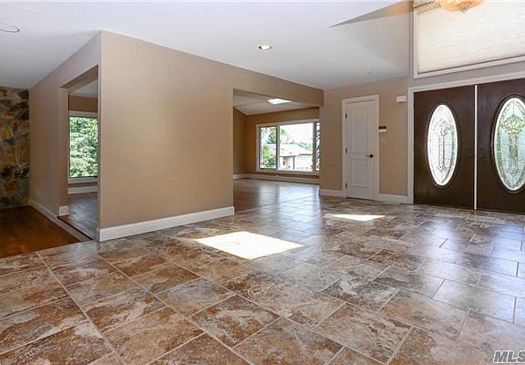 3rd image of 17 Hill And Tree Ct