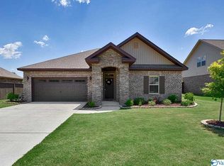 4325 Adventura Dr, Owens Cross Roads, AL 35763