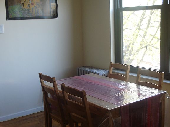 5th image of 2326 28th St APT 3B