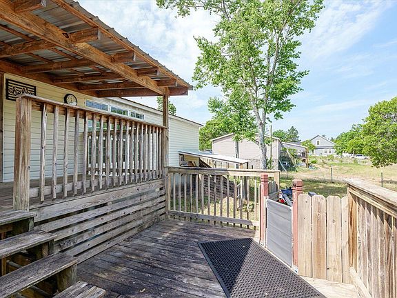 5th image of 180 Holly Meadows Dr