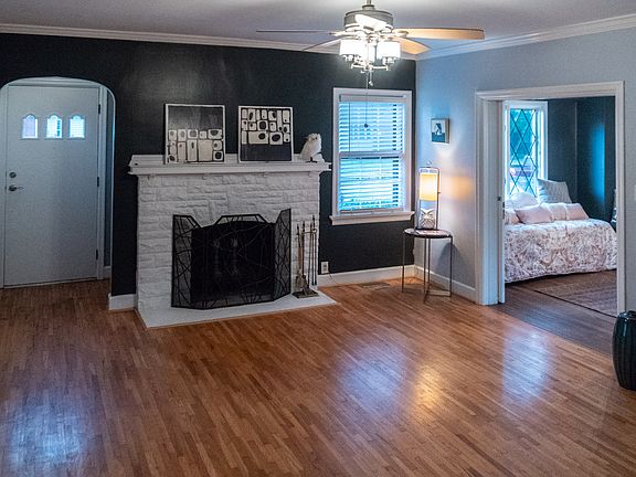 2nd image of 3207 E Gum St