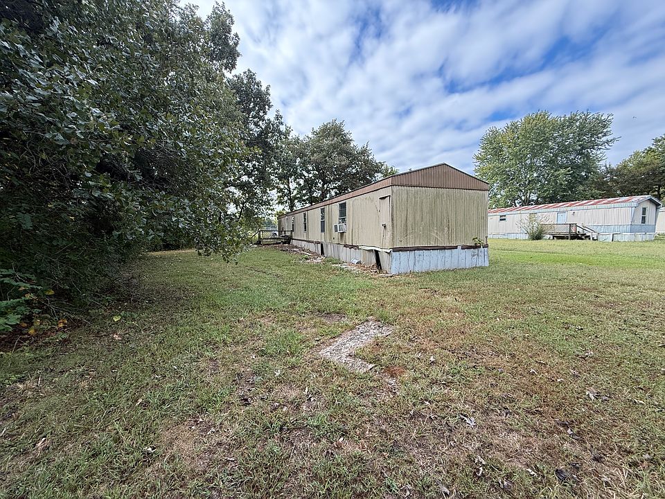2nd image of 3970 Country Ln #13