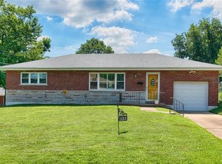 1123 Rainbow Dr, Saint Louis, MO 63125
