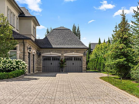 4th image of 30 Spicewood Cres