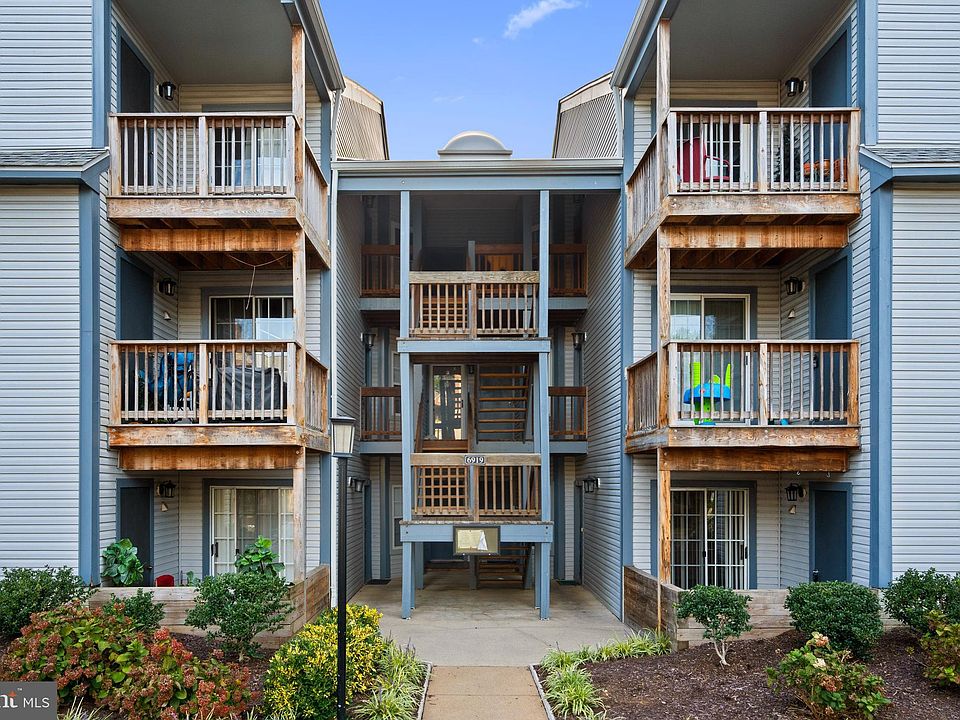 1st image of 6919 Victoria Dr Unit D
