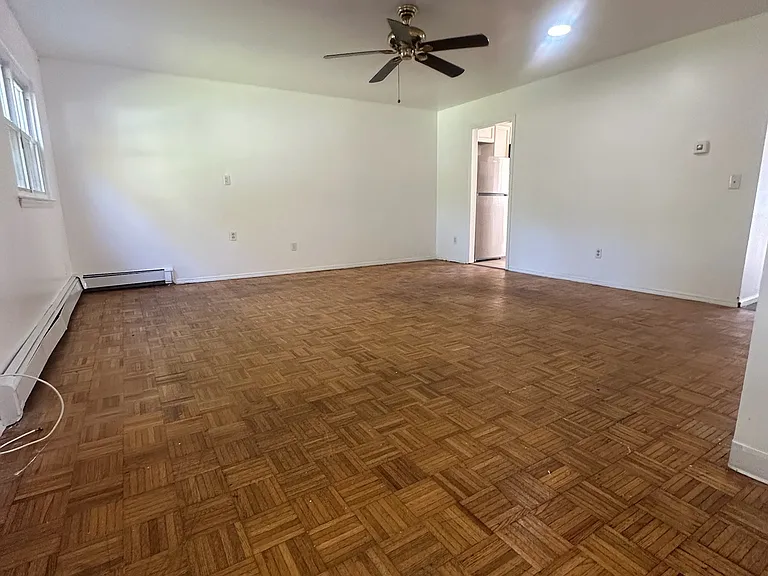 6 Whitman Ct — Photo 17