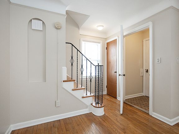 2nd image of 65 E 216th St