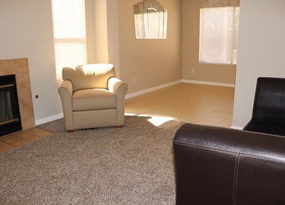 3rd image of 3526 Lynch Ln