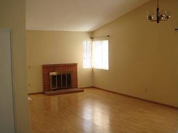 5th image of 706 Leghorn Ave