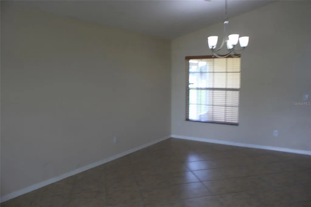 3 bed, 2.0 bath, 1795 sqft, $2,000 — Photo 4